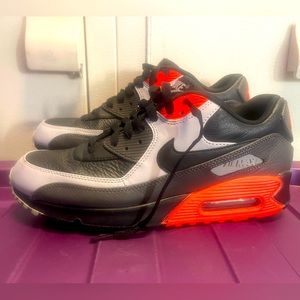 Men’s Nike Air Max size 10.5